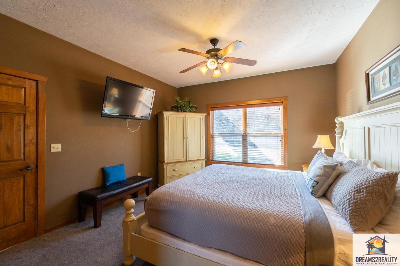 Hébergement de vacances Forest Heights - 6br - Pool Table - Near Silver Dollar - Free Tickets Included