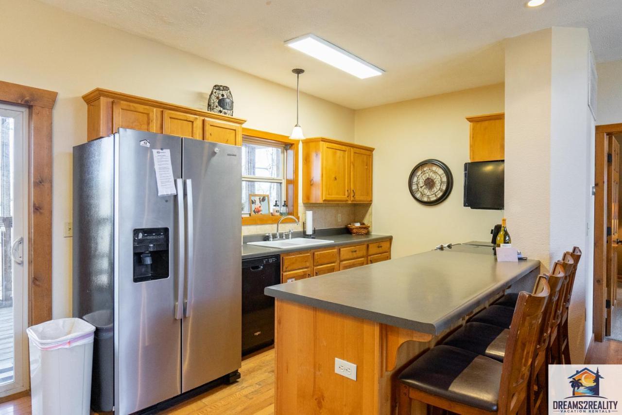 Hébergement de vacances Forest Heights - 6br - Pool Table - Near Silver Dollar - Free Tickets Included *