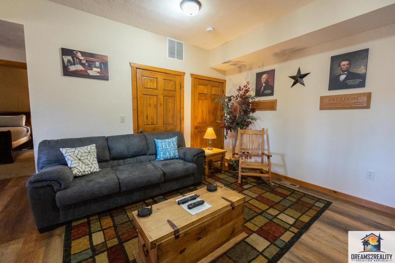 Hébergement de vacances Forest Heights - 6br - Pool Table - Near Silver Dollar - Free Tickets Included