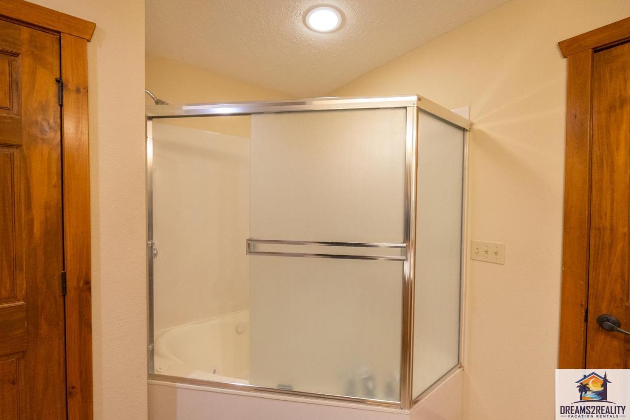 Hébergement de vacances Forest Heights - 6br - Pool Table - Near Silver Dollar - Free Tickets Included *