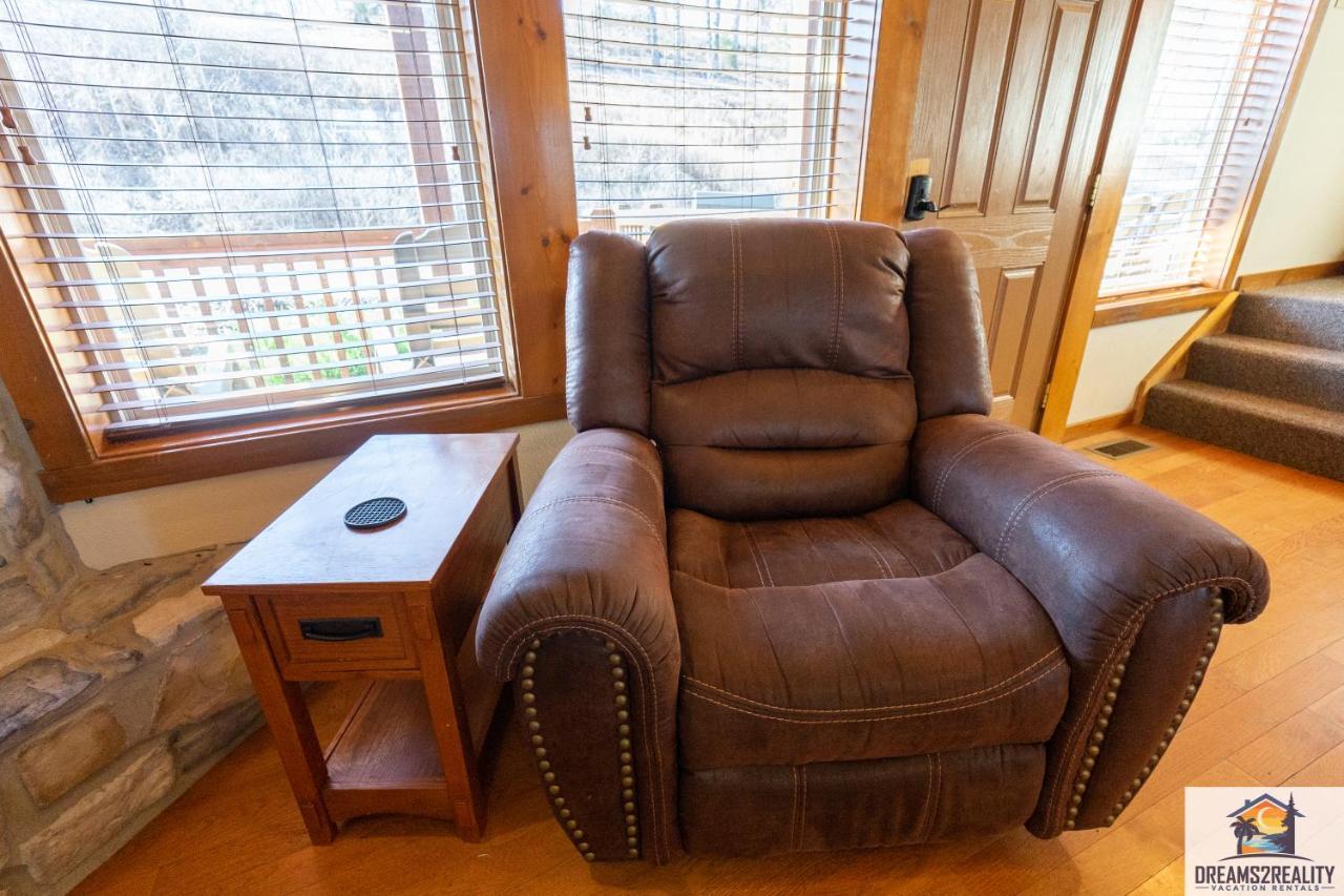 Сasa de vacaciones Forest Heights - 6br - Pool Table - Near Silver Dollar - Free Tickets Included *