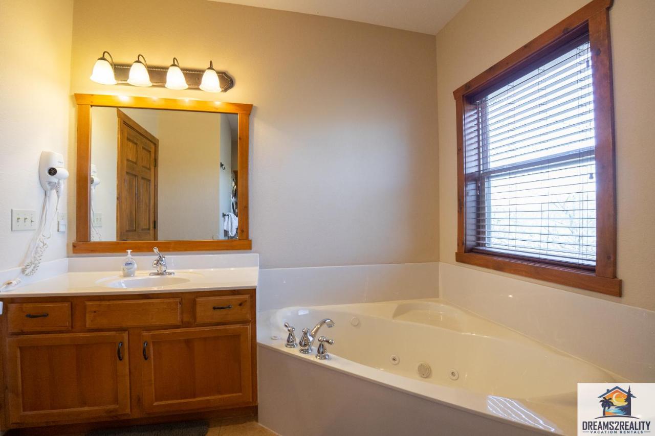 Forest Heights - 6br - Pool Table - Near Silver Dollar - Free Tickets Included Сasa de vacaciones *