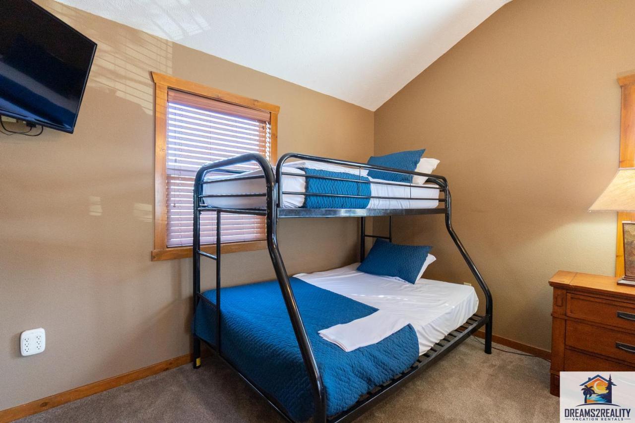 Сasa de vacaciones Forest Heights - 6br - Pool Table - Near Silver Dollar - Free Tickets Included