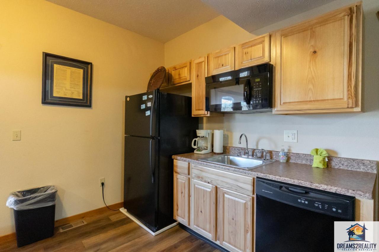 Forest Heights - 6br - Pool Table - Near Silver Dollar - Free Tickets Included Сasa de vacaciones